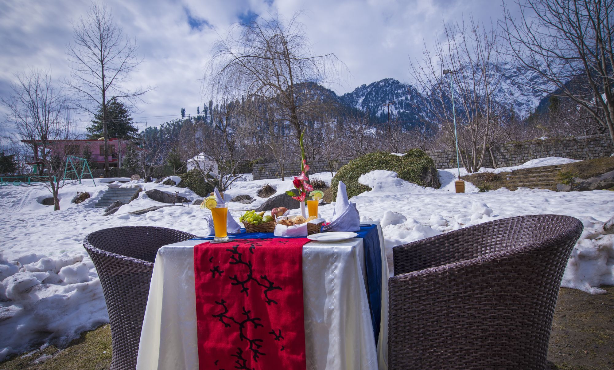Solang Valley Resort Palchān Εξωτερικό φωτογραφία
